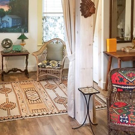 Rustic-Chic Cottage With Yard And Grill - Near Hiking! ノースフィールド エクステリア 写真