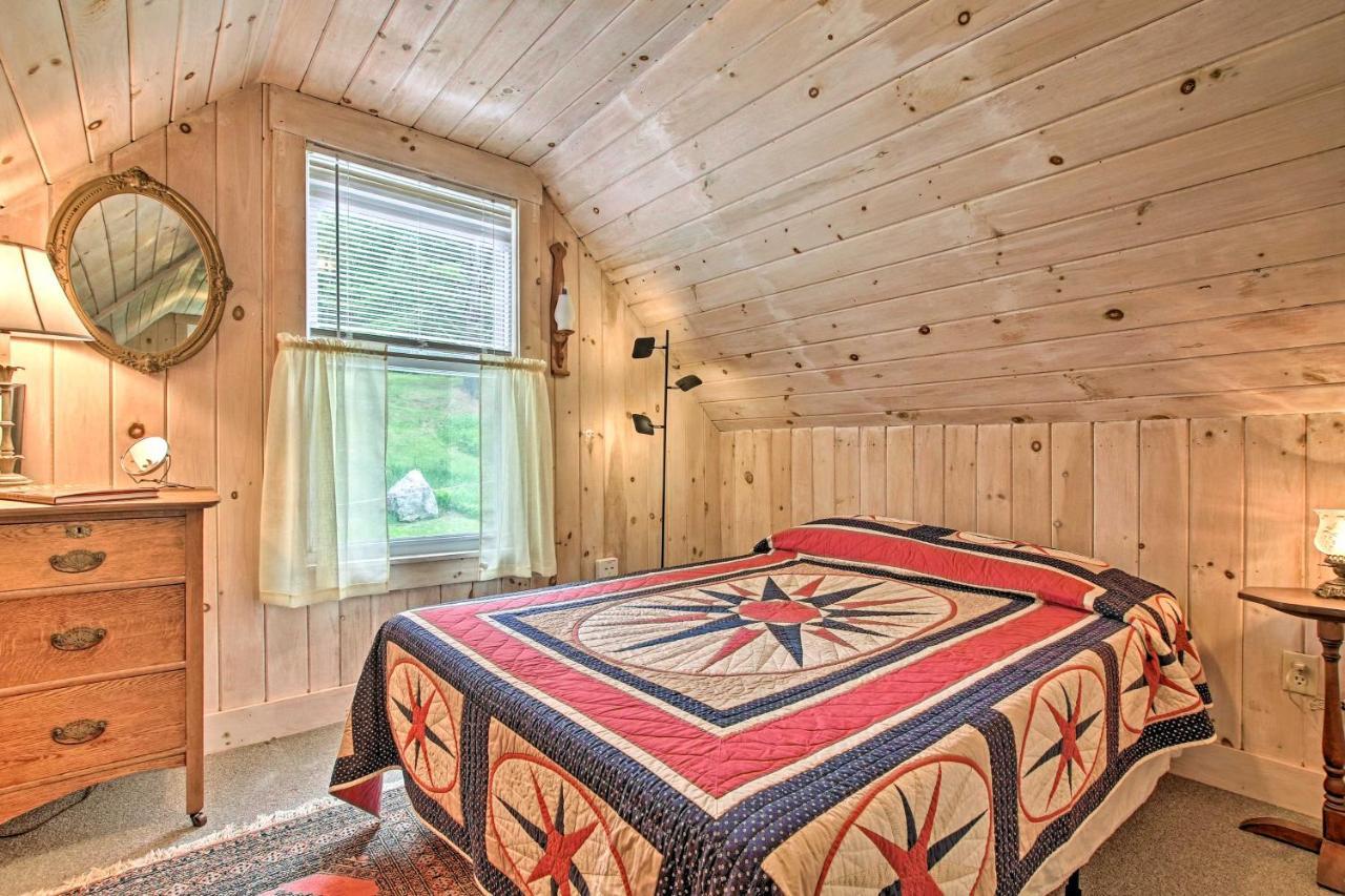 Rustic-Chic Cottage With Yard And Grill - Near Hiking! ノースフィールド エクステリア 写真