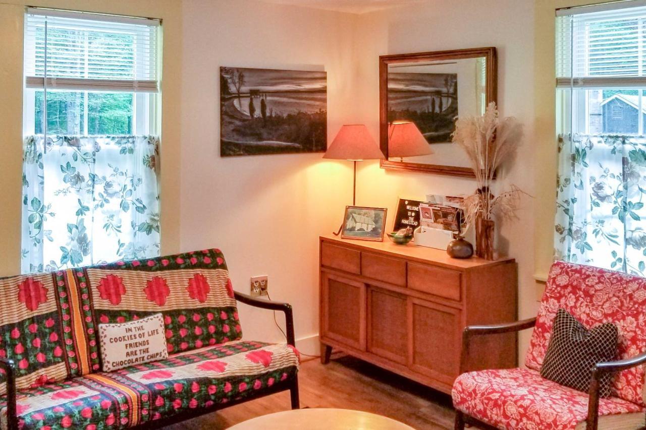 Rustic-Chic Cottage With Yard And Grill - Near Hiking! ノースフィールド エクステリア 写真