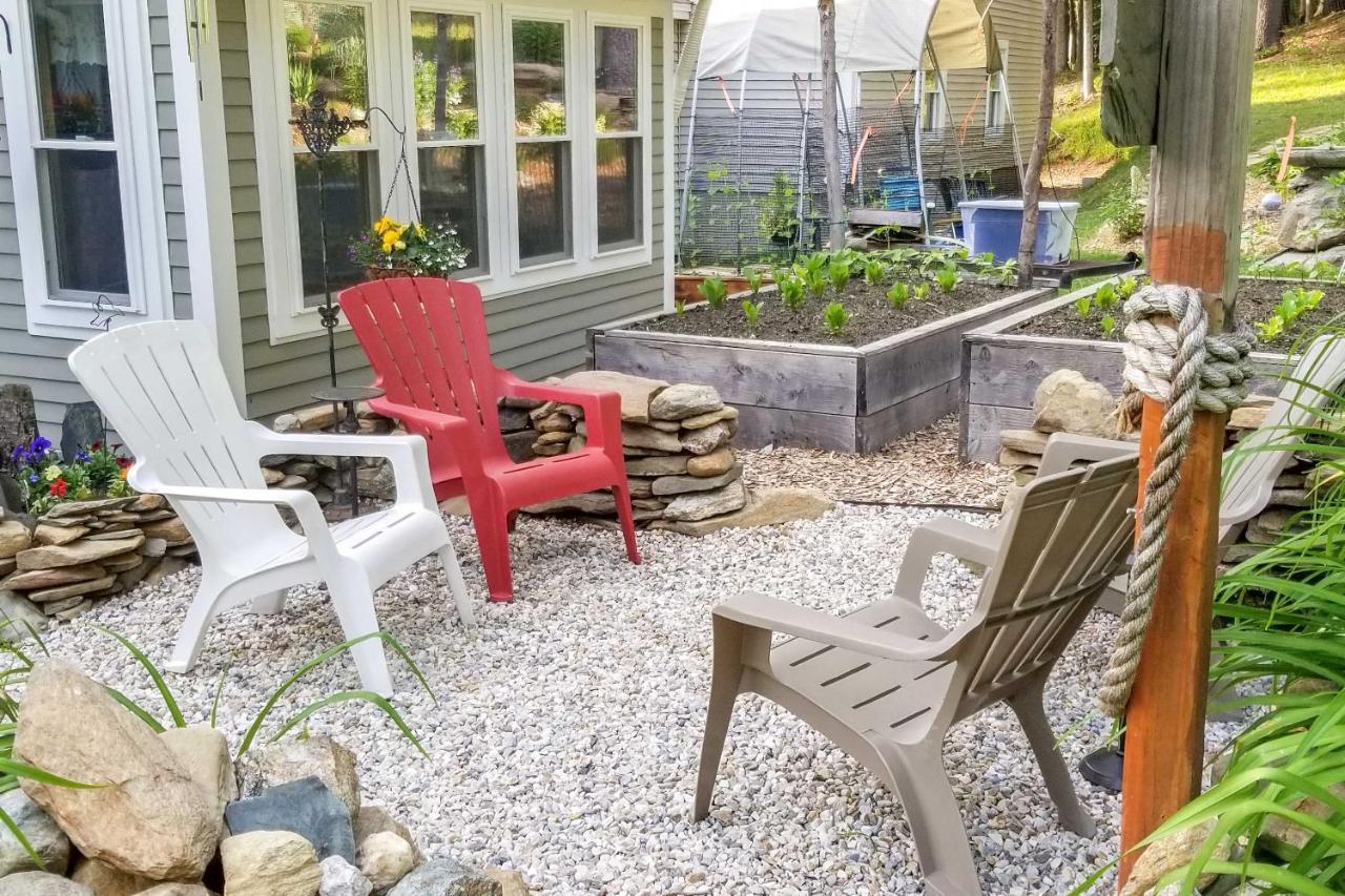 Rustic-Chic Cottage With Yard And Grill - Near Hiking! ノースフィールド エクステリア 写真